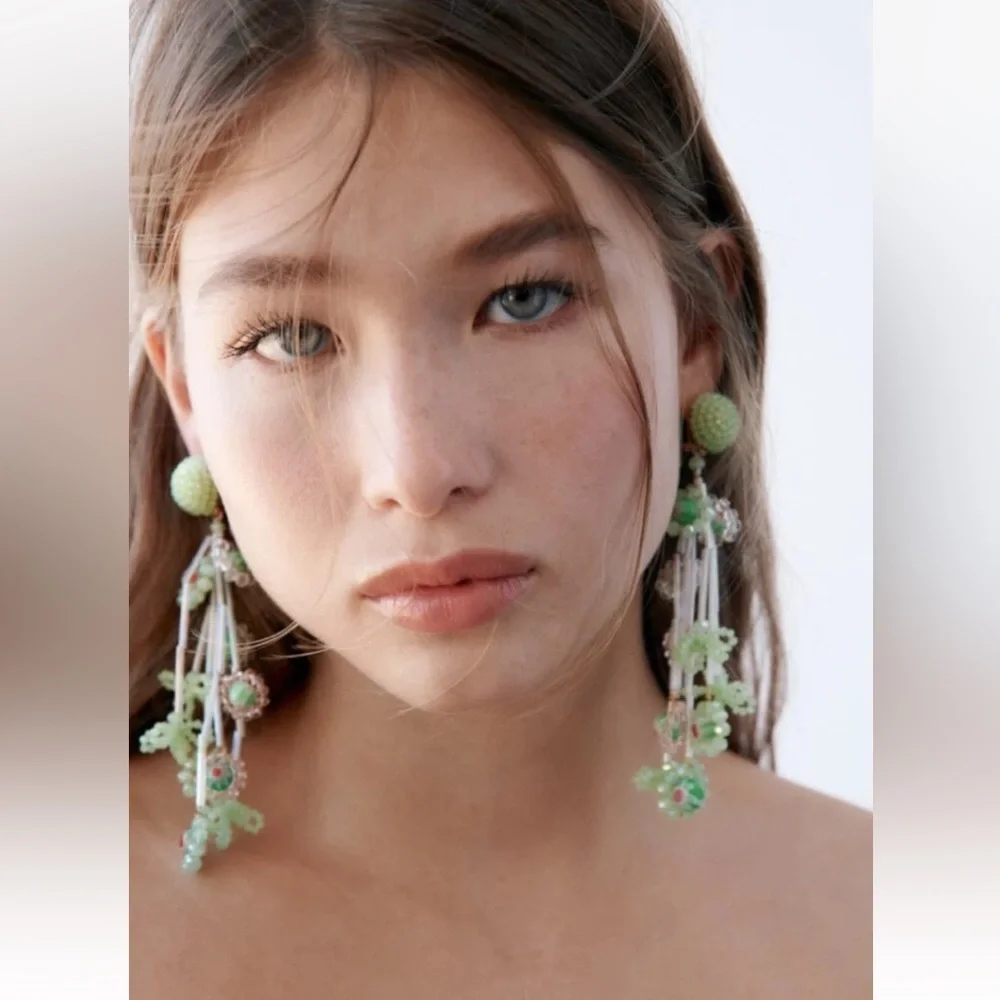 🌹NWT. Zara Green Beaded Floral Drop Earrings.